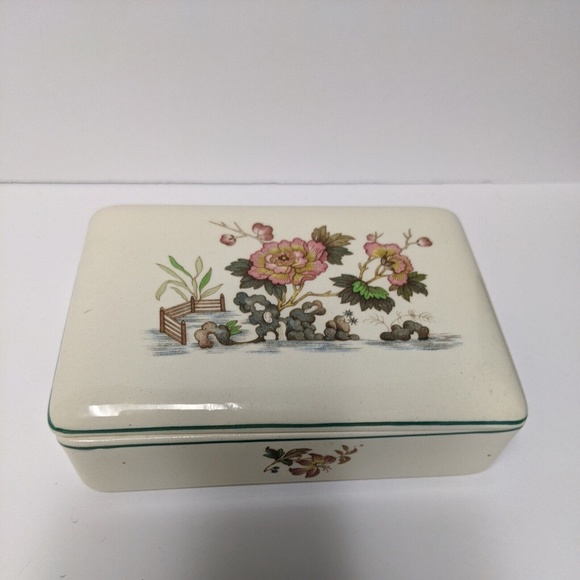 Wedgwood Eastern Flowers China Rectangular Trinket Dish 5" Made in England - Picture 1 of 8